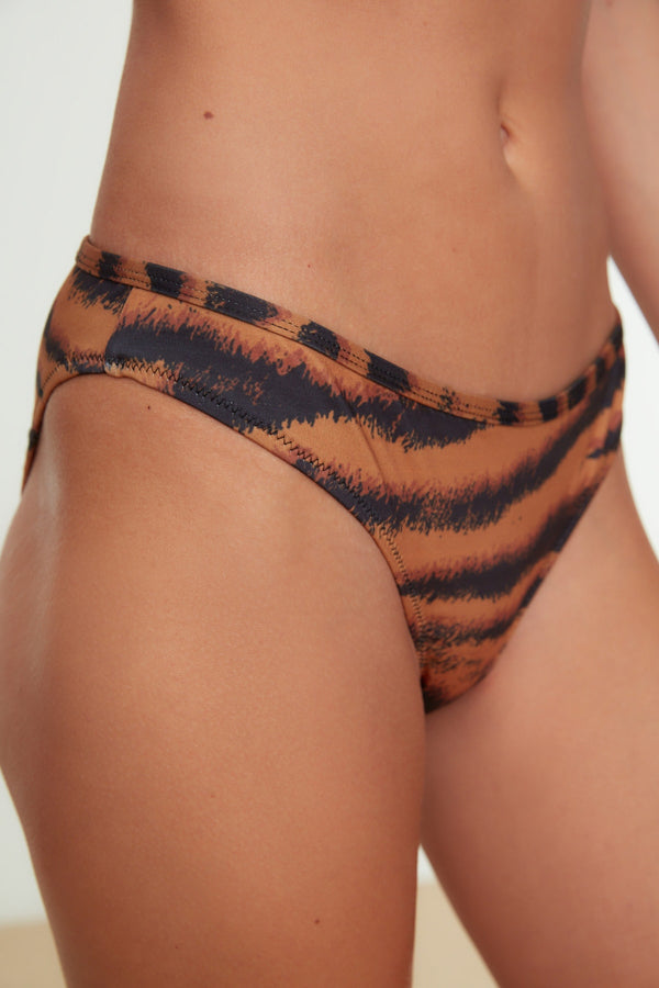 TRENDYOLMİLLA Zebra Patterned Bikini Bottoms TBESS22BA0032
