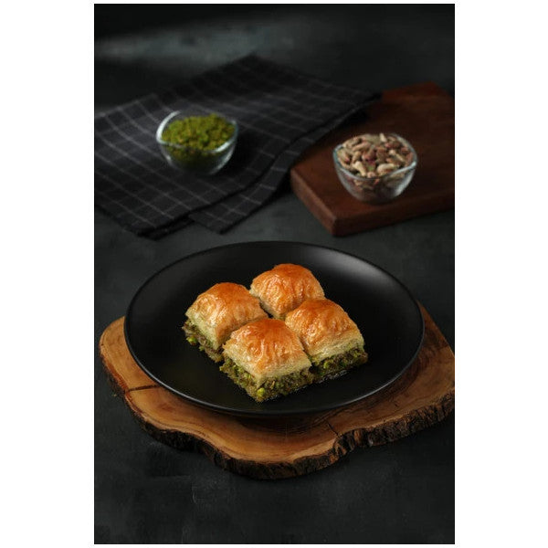 Special Square Baklava With Pistachio 500 Gr