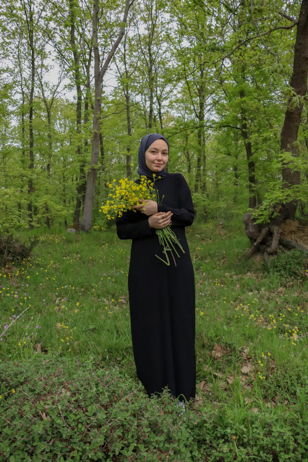 25013 Women's Pleated Sandy Maxi Length Rescue Dress Black