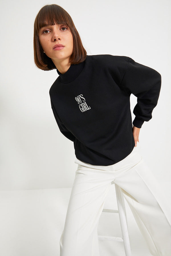 Trendyolmilla Embroidered Basic Knitted Thick Fleece Sweatshirt Twoaw21Sw0019