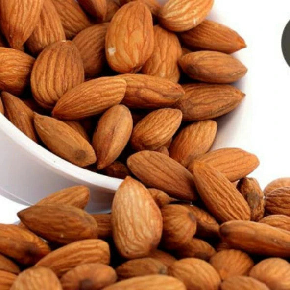 Local Raw Almonds 1000 Gr