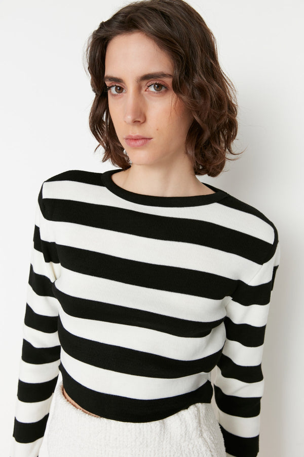 Trendyolmilla Striped Crop Knitwear Sweater Twoaw23Kz00034