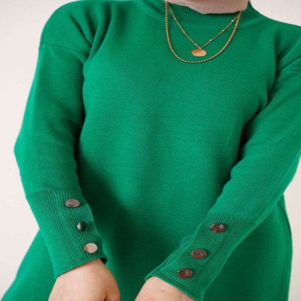 Düğme dekore edilmiş kollu yeşil örgü takım elbise