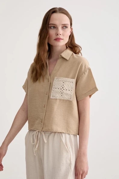 Vos Versa Women's Linen Short Sleeve Camel Shirt With Lace Details Vvk47031