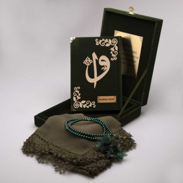 Shawl + Prayer Beads + Quran Gift Set (Bag Size, Plaque Boxed, Green)