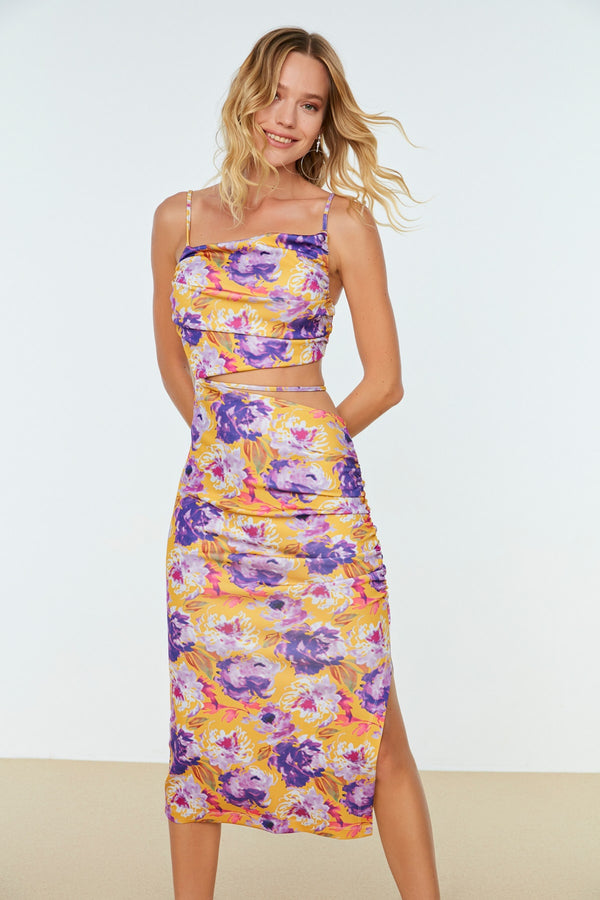 Trendyolmilla Multi-Colored Floral Patterned Ruffle Detailed Dress Tprss22El0960