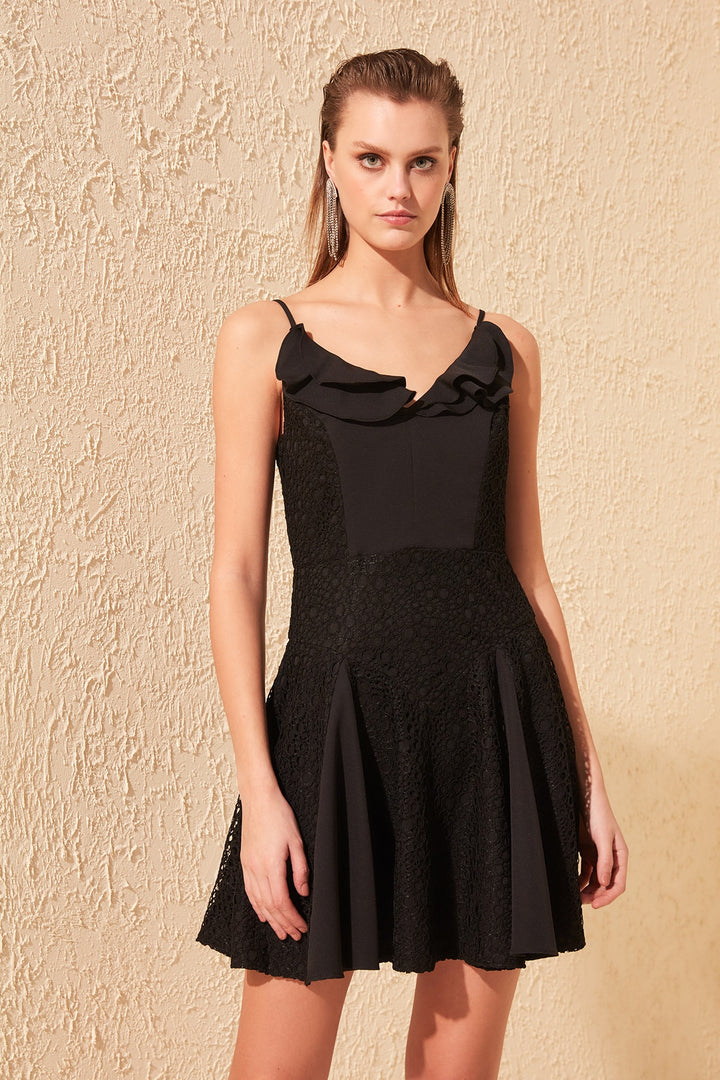 Dress |  Trendyolmilla Lace Detailed Dress Tprss19Uz0060.