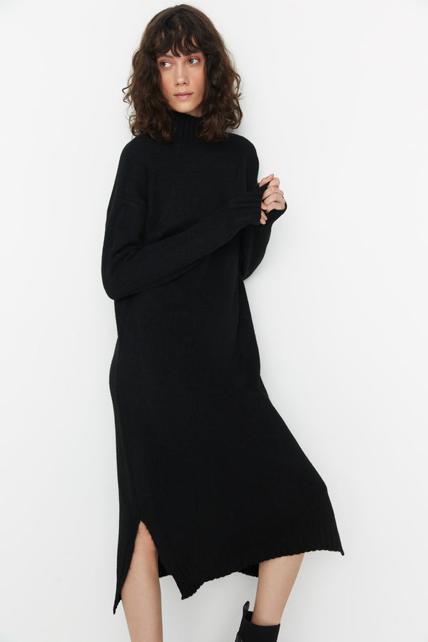 TRENDYOLMİLLA Wide Fit Midi Knitwear Soft Textured Stand Collar Dress TWOAW23EL0005