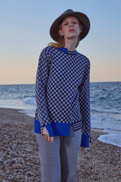 Checkerboard Patterned Crew Neck Knitwear Sweater - Navy Blue