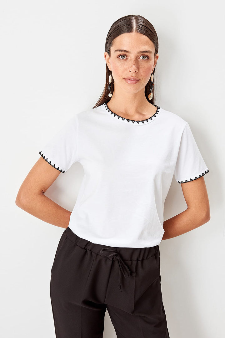 Shirts & Tops |  Trendyolmilla Collar Embroidered Basic Knitted T-Shirt Twoss19Ad0085.