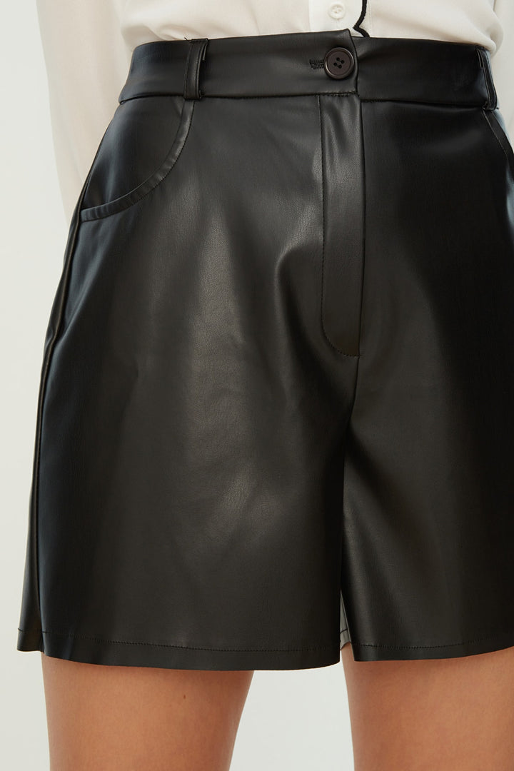 Shirt |  Trendyolmilla Leather Look Pocket Shorts & Bermuda Twoaw21Sr0014.