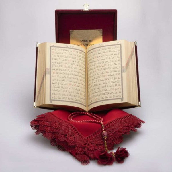 Şal + Dua Halı + Dua Boncukları + Kur'an seti (orta boy, plak kutulu, bordo kırmızı)