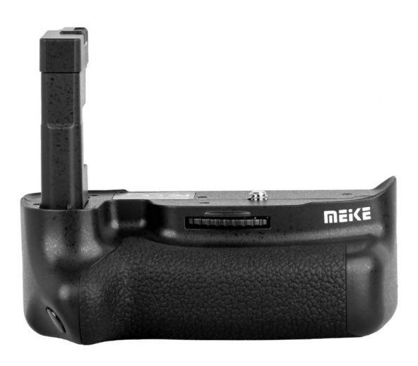 Nikon D5500, D5600 With Meike Battery Grip For + 1 Ad. En-El14 Battery